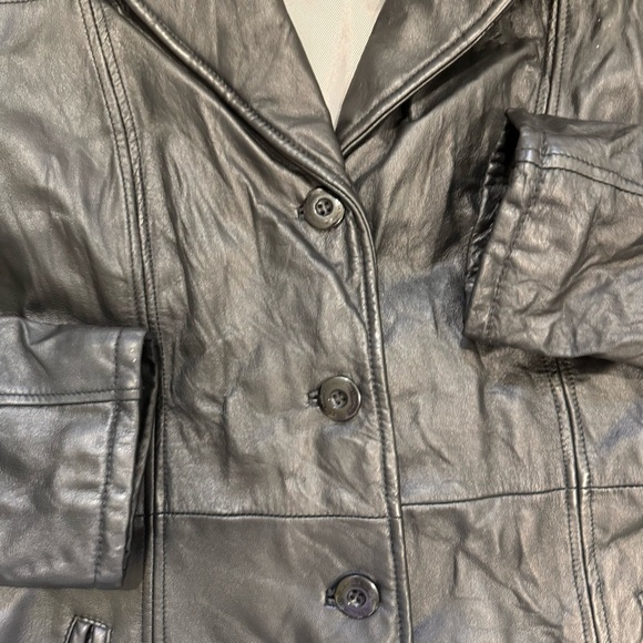 Wilson’s leather jacket - Picture 2 of 11